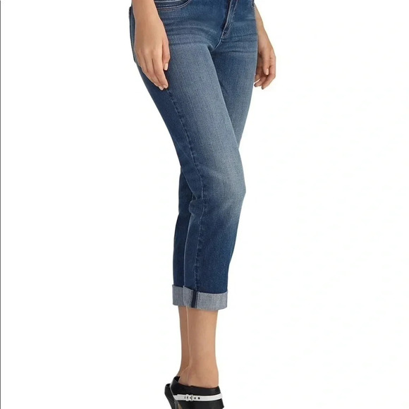 WHBM slim crop mid rise skinny  size 4 jeans distressed raw hem medium wash - Picture 3 of 17